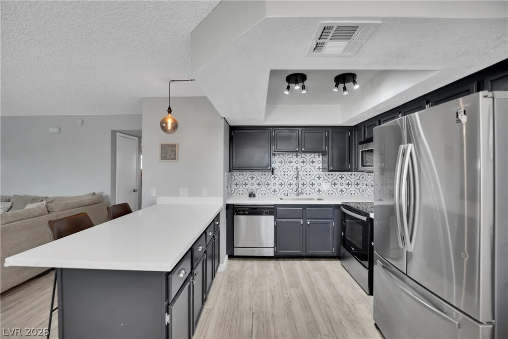 7937 Diamond Rock, Las Vegas, NV 89128