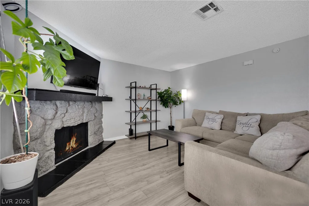 7937 Diamond Rock, Las Vegas, NV 89128