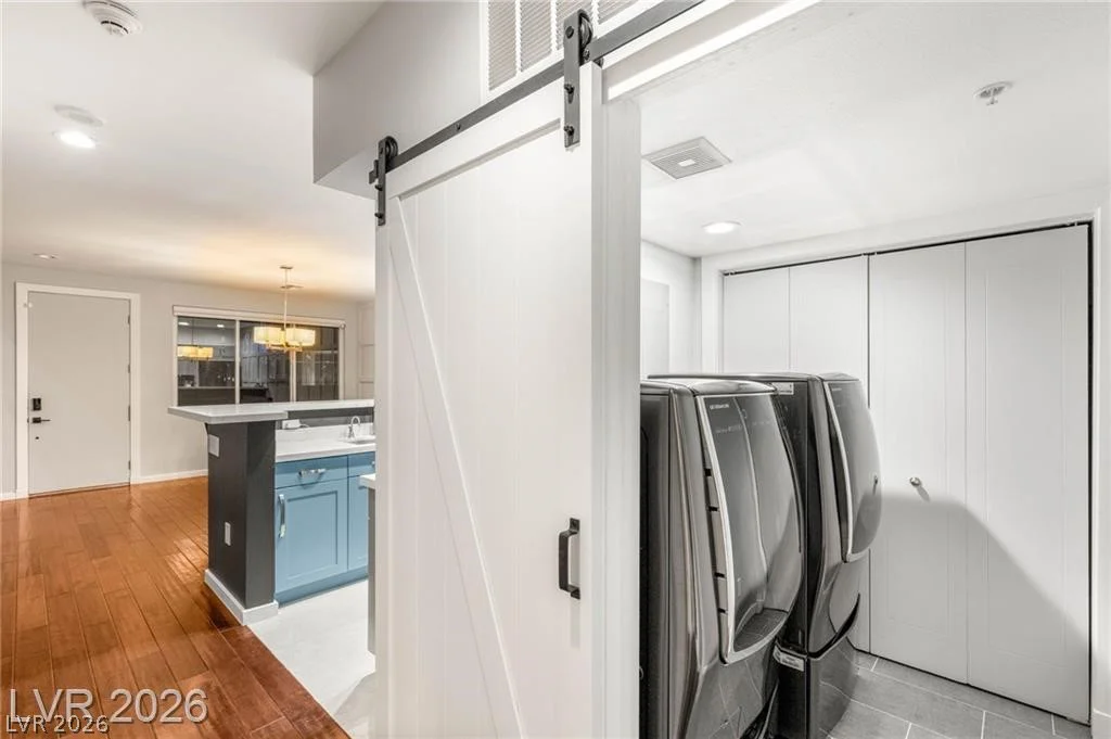 4545 Dean Martin, Las Vegas, NV 89103