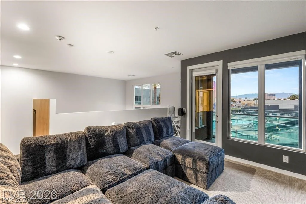 4545 Dean Martin, Las Vegas, NV 89103