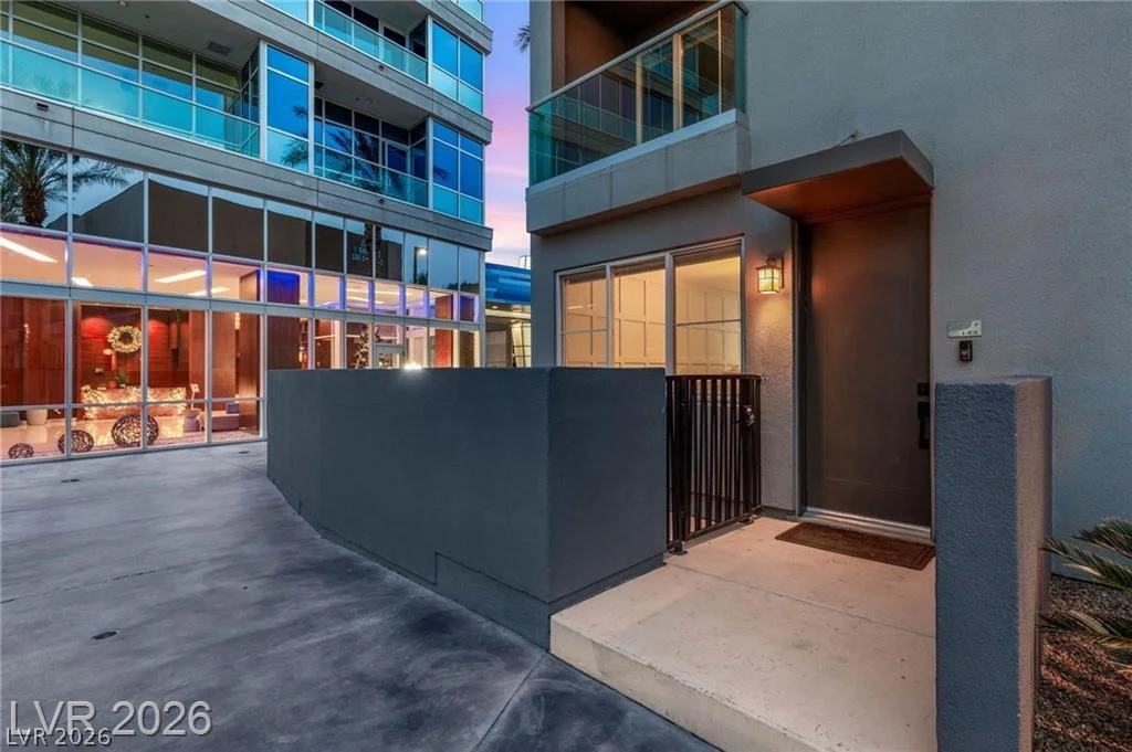 4545 Dean Martin, Las Vegas, NV 89103
