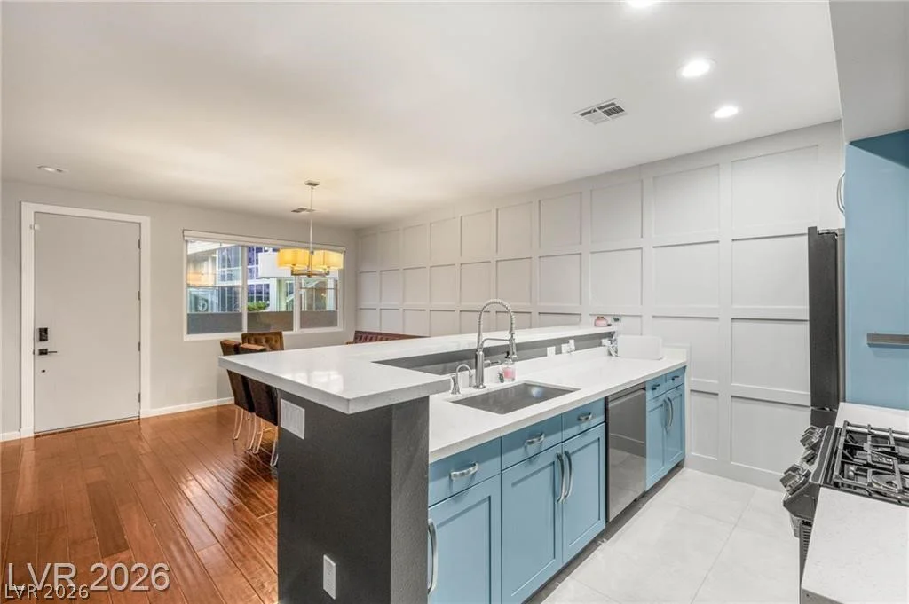 4545 Dean Martin, Las Vegas, NV 89103
