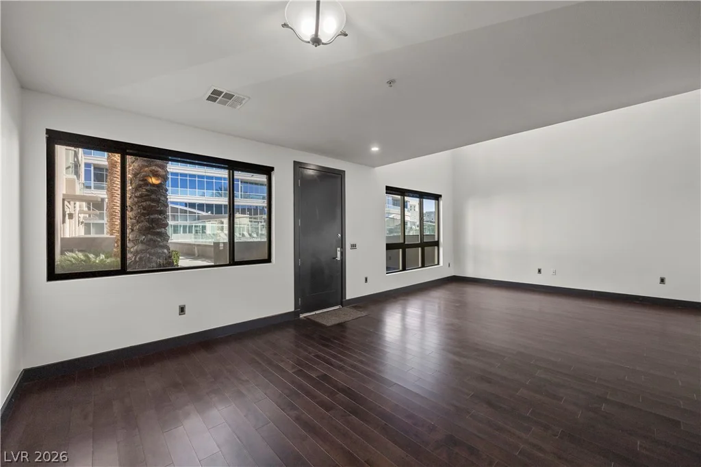 4565 Dean Martin, Las Vegas, NV 89103