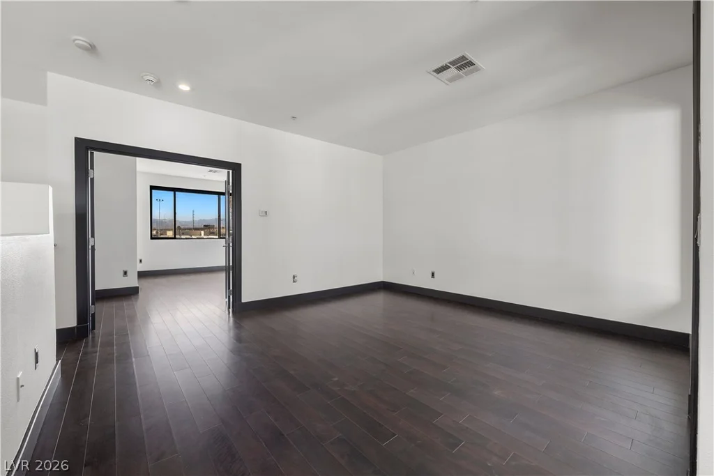 4565 Dean Martin, Las Vegas, NV 89103