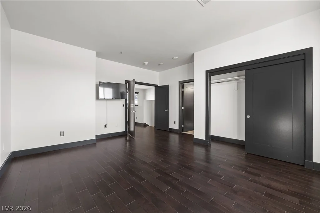4565 Dean Martin, Las Vegas, NV 89103