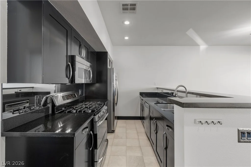 4565 Dean Martin, Las Vegas, NV 89103