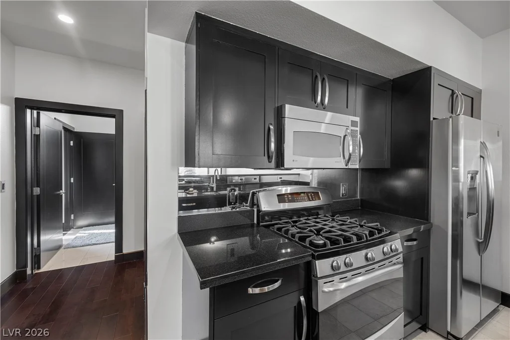 4565 Dean Martin, Las Vegas, NV 89103