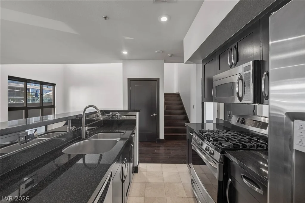 4565 Dean Martin, Las Vegas, NV 89103