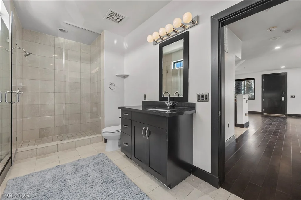 4565 Dean Martin, Las Vegas, NV 89103