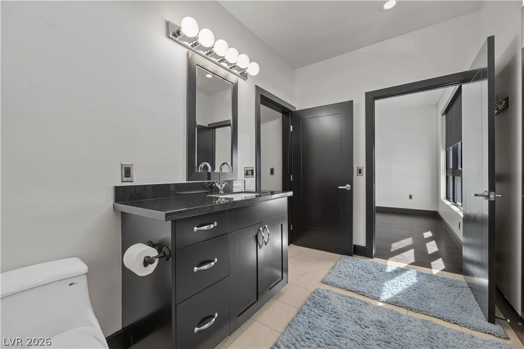 4565 Dean Martin, Las Vegas, NV 89103