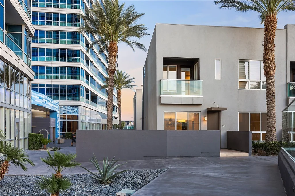 4565 Dean Martin, Las Vegas, NV 89103