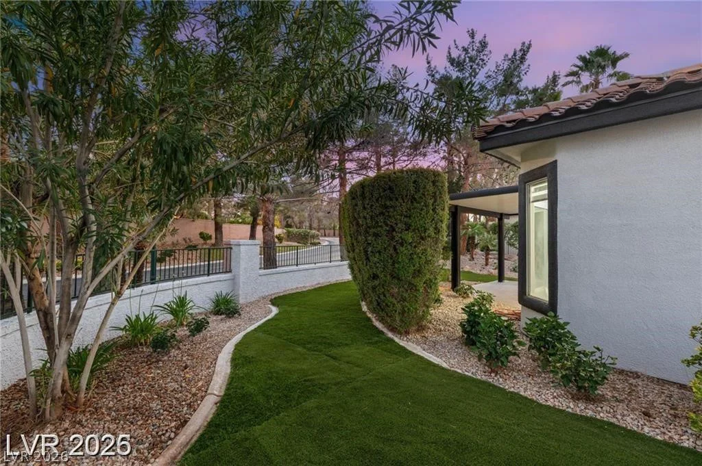 9029 Rivers Edge, Las Vegas, NV 89117