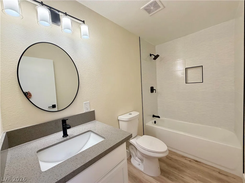 4875 Baltimore, Las Vegas, NV 89104