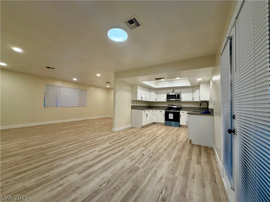 4875 Baltimore, Las Vegas, NV 89104