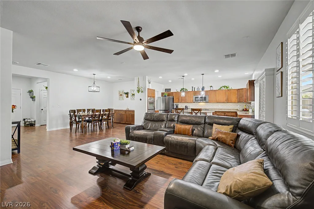 8221 Redbud Vine, North Las Vegas, NV 89085