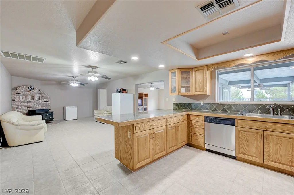 120 Middleton, Henderson, NV 89015