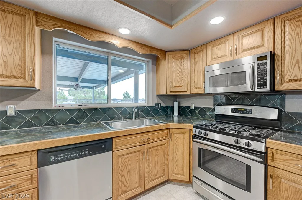 120 Middleton, Henderson, NV 89015