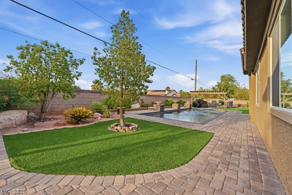 7275 Hinson, Las Vegas, NV 89118