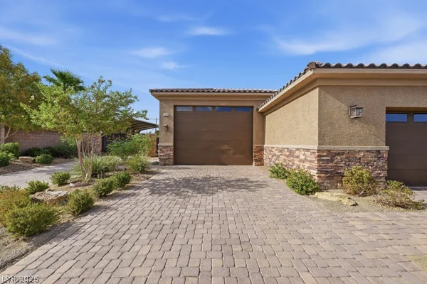7275 Hinson, Las Vegas, NV 89118