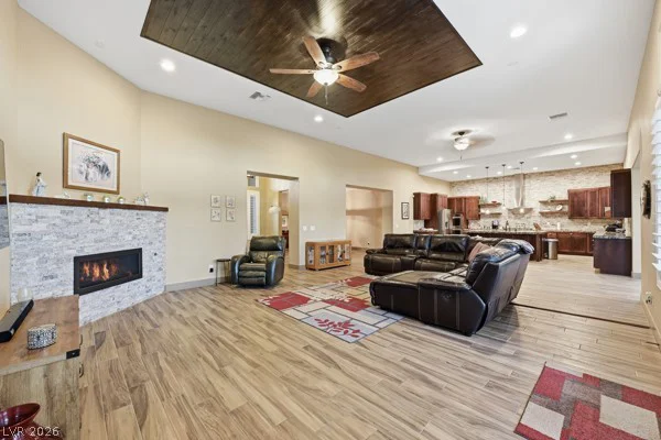 7275 Hinson, Las Vegas, NV 89118