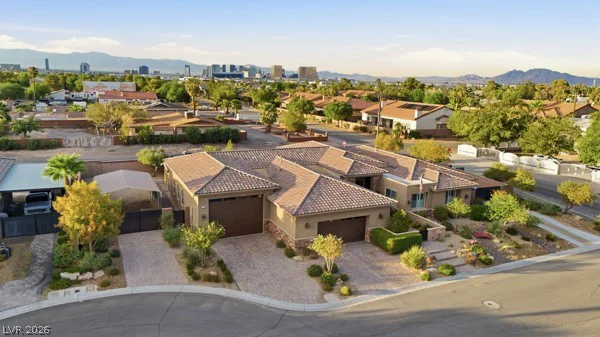 7275 Hinson, Las Vegas, NV 89118