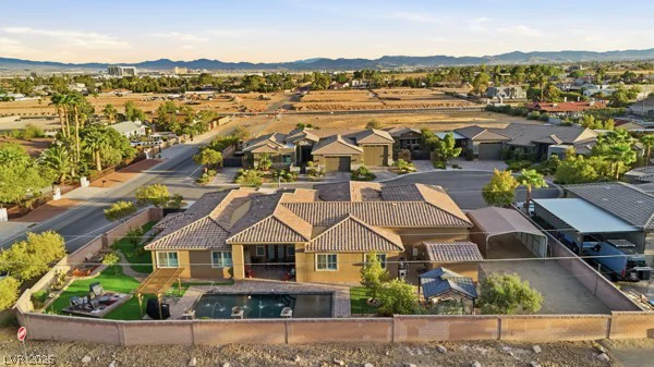 7275 Hinson, Las Vegas, NV 89118