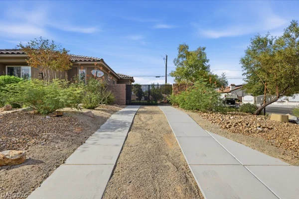 7275 Hinson, Las Vegas, NV 89118