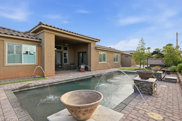 7275 Hinson, Las Vegas, NV 89118