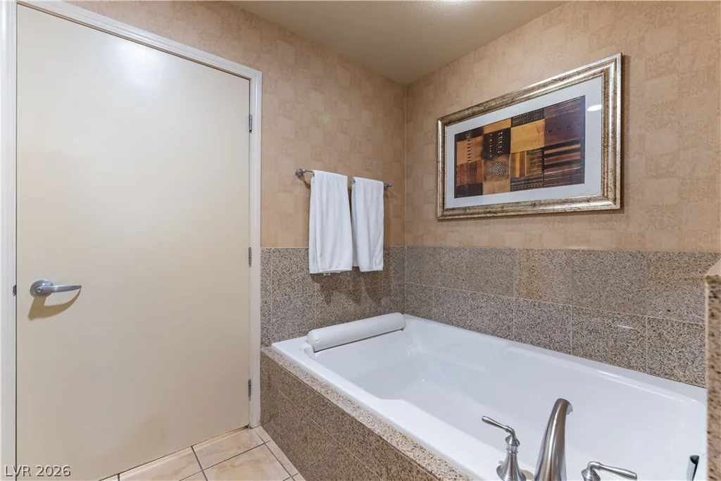 211 Flamingo, Las Vegas, NV 89169