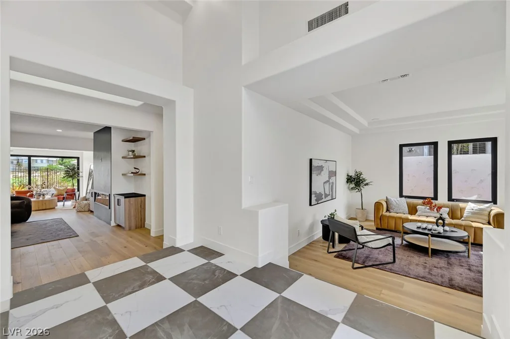 1900 Glenview, Las Vegas, NV 89134