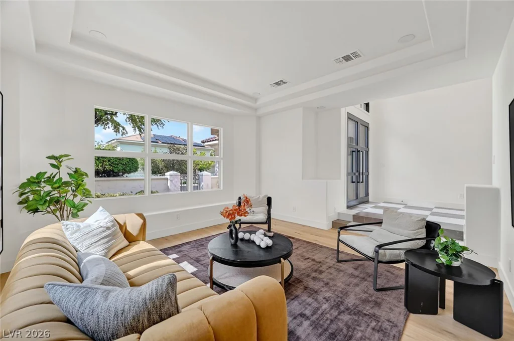 1900 Glenview, Las Vegas, NV 89134