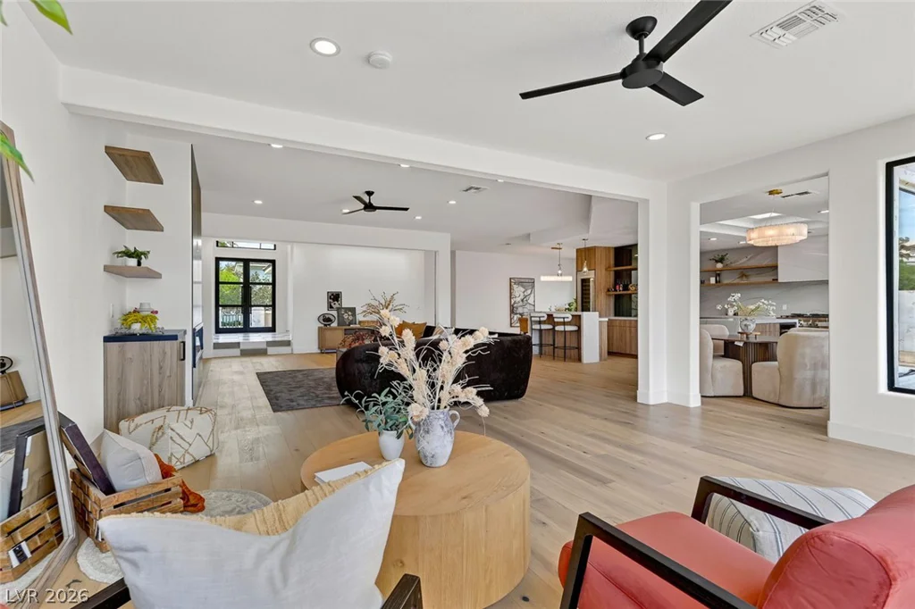 1900 Glenview, Las Vegas, NV 89134