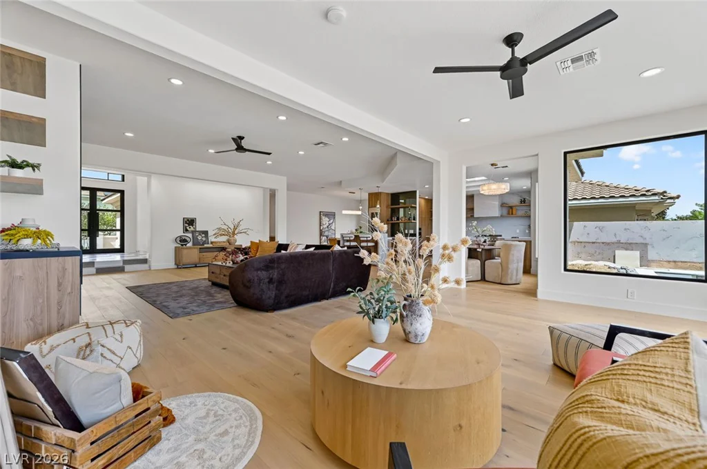 1900 Glenview, Las Vegas, NV 89134