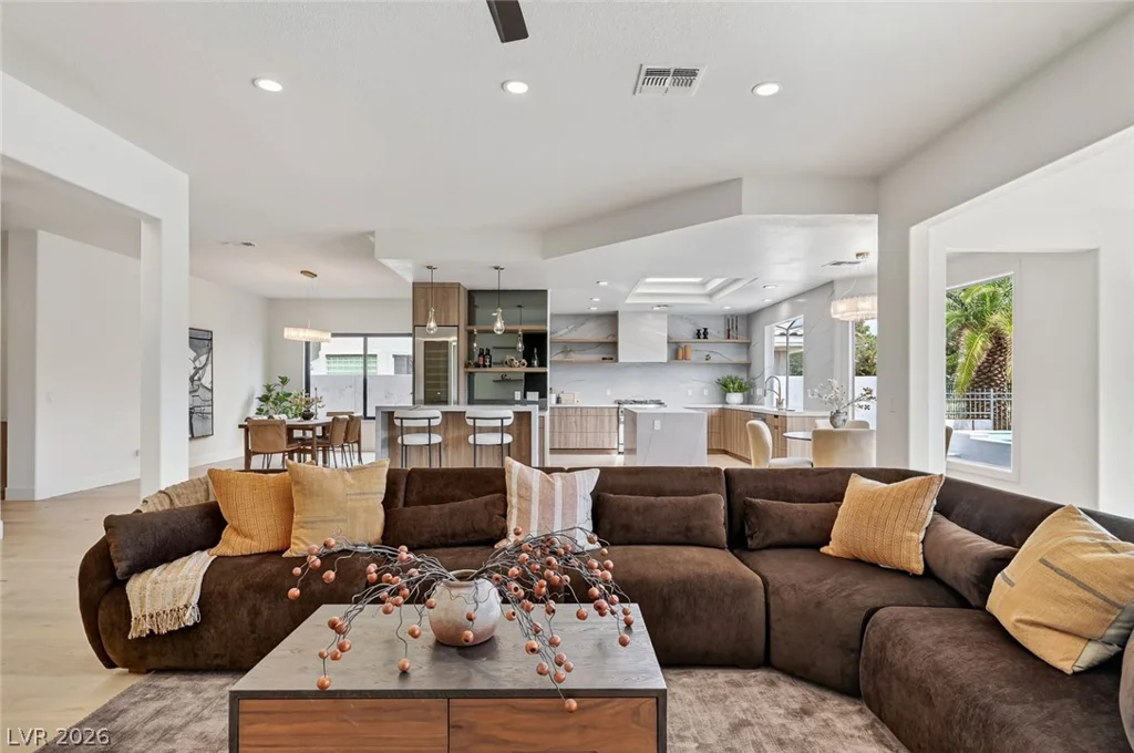 1900 Glenview, Las Vegas, NV 89134