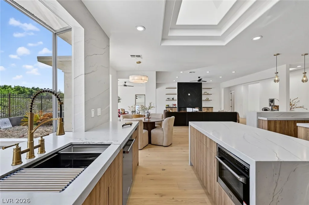 1900 Glenview, Las Vegas, NV 89134