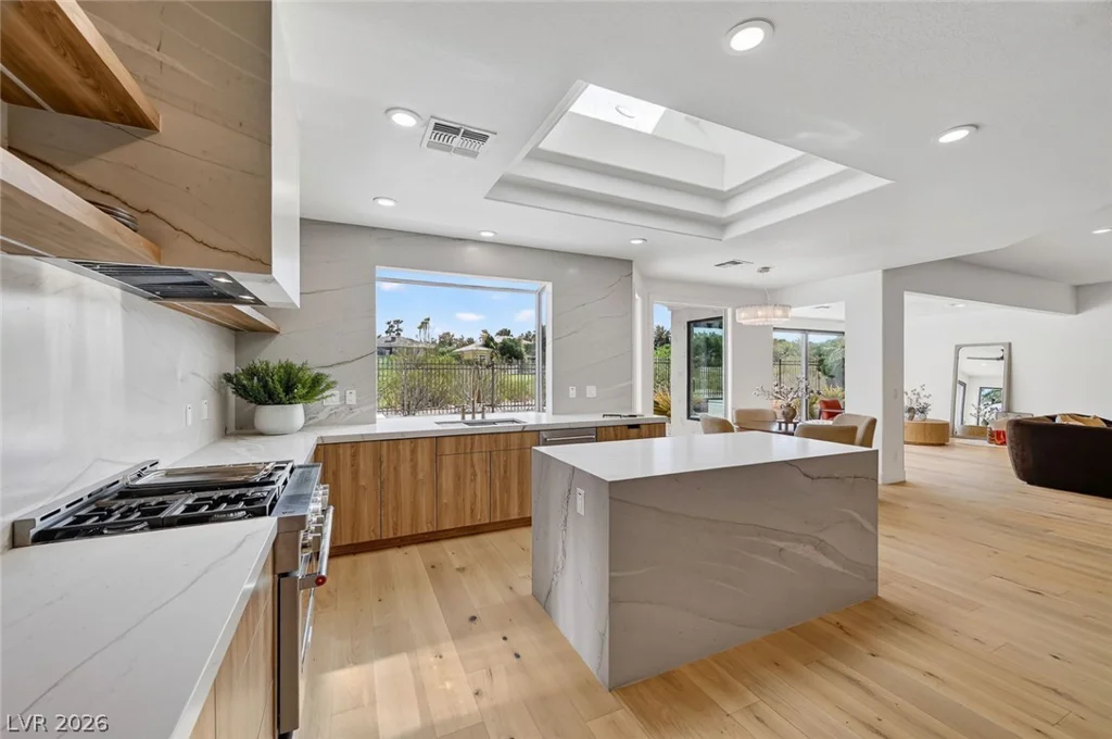 1900 Glenview, Las Vegas, NV 89134