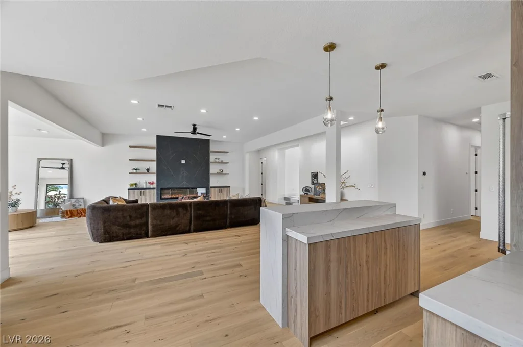 1900 Glenview, Las Vegas, NV 89134