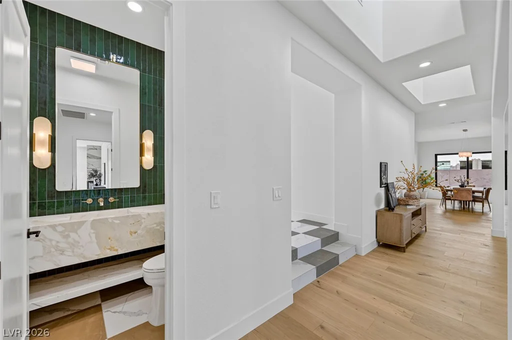 1900 Glenview, Las Vegas, NV 89134