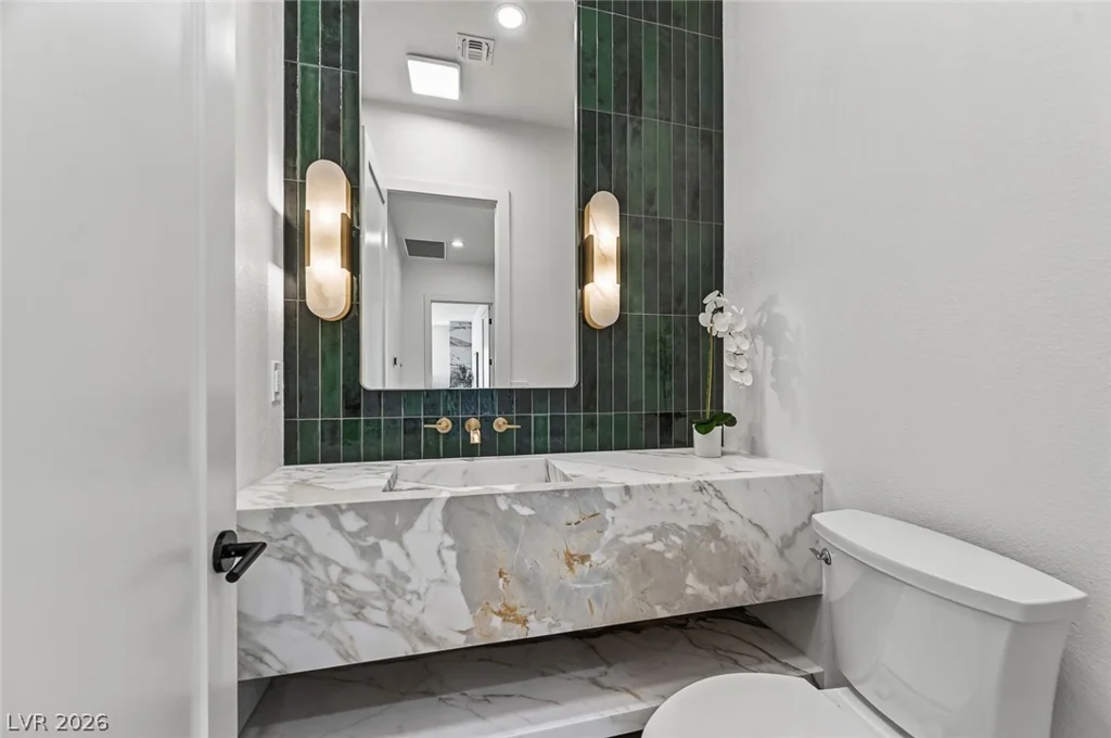 1900 Glenview, Las Vegas, NV 89134