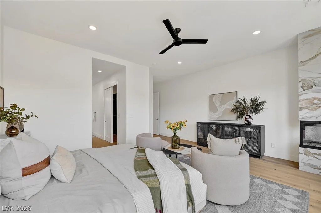 1900 Glenview, Las Vegas, NV 89134
