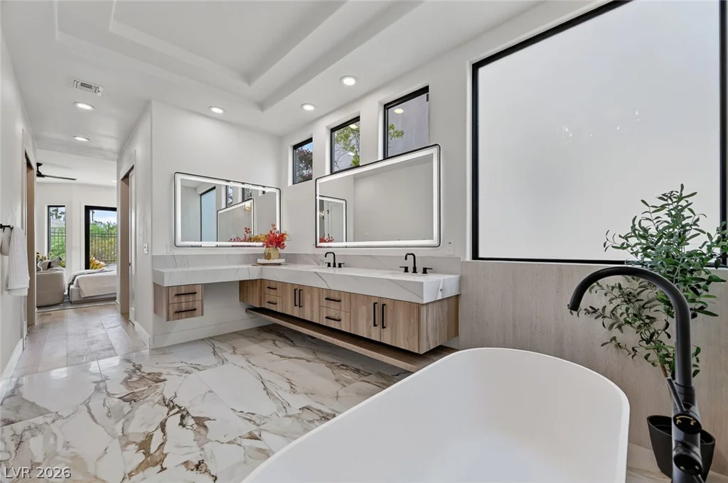 1900 Glenview, Las Vegas, NV 89134