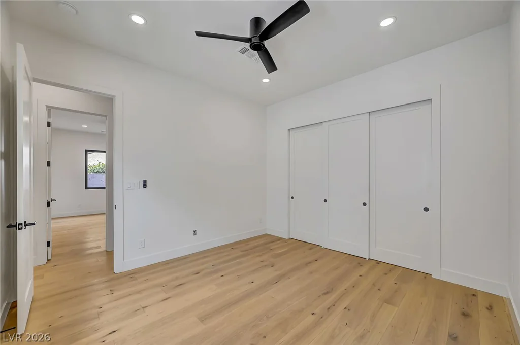 1900 Glenview, Las Vegas, NV 89134