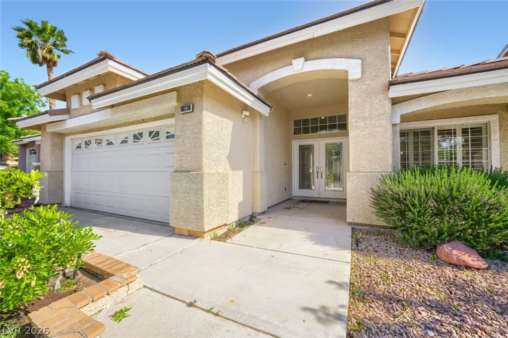 10236 Desert Wind, Las Vegas, NV 89144