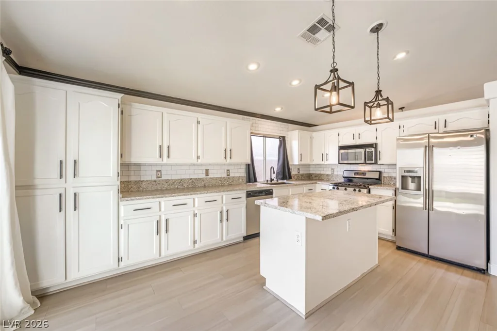 10236 Desert Wind, Las Vegas, NV 89144