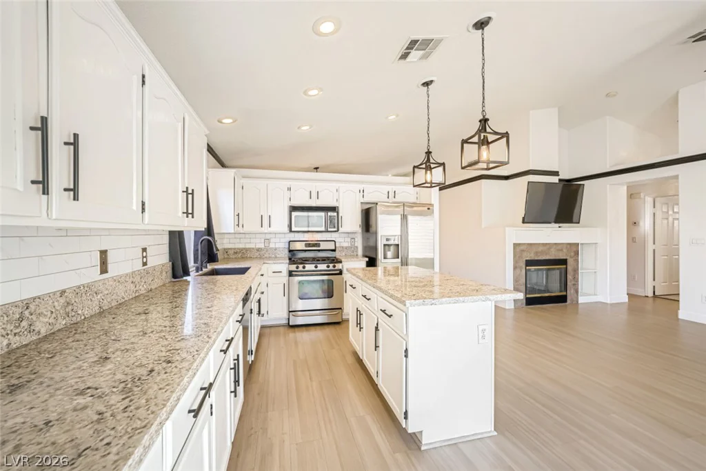 10236 Desert Wind, Las Vegas, NV 89144