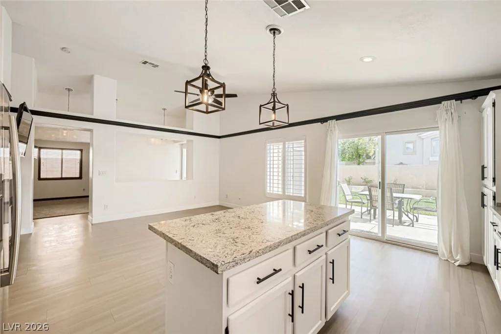 10236 Desert Wind, Las Vegas, NV 89144