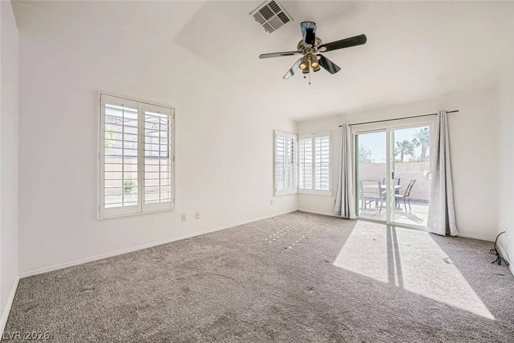 10236 Desert Wind, Las Vegas, NV 89144