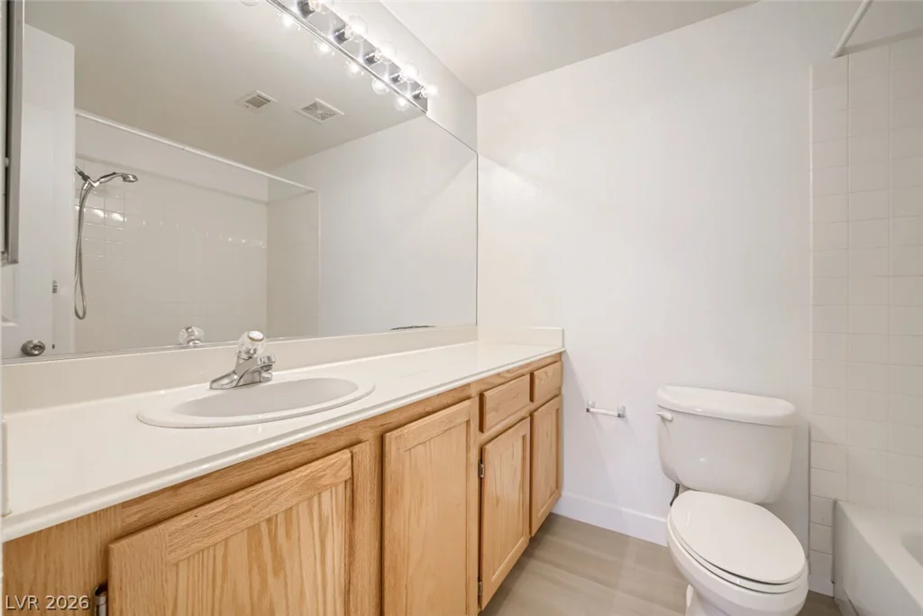 10236 Desert Wind, Las Vegas, NV 89144