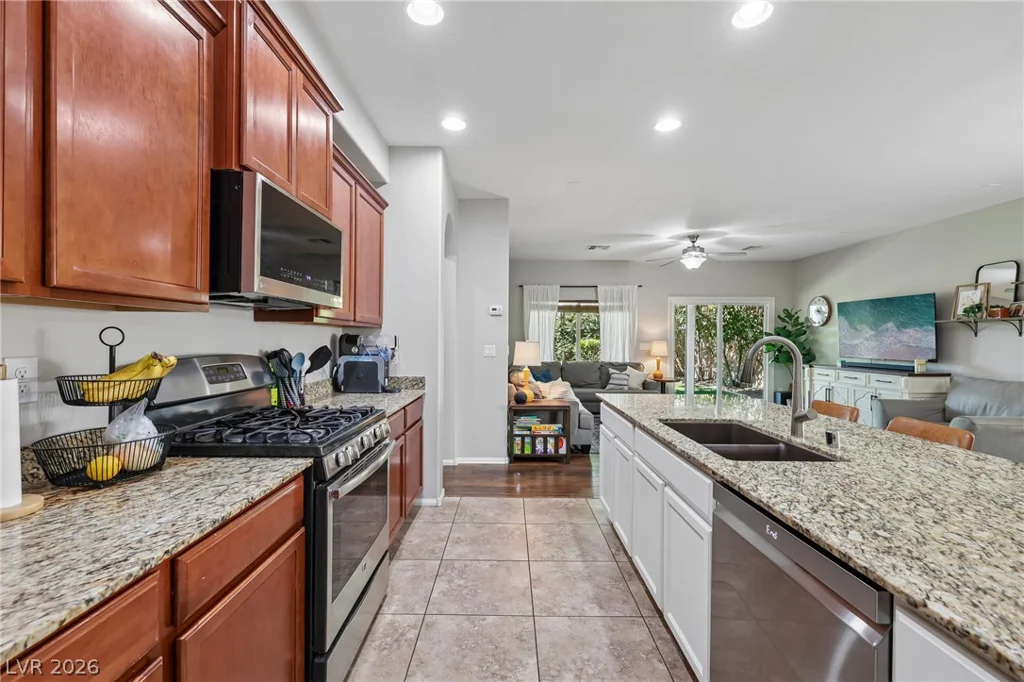 6113 Paddleboat, North Las Vegas, NV 89031