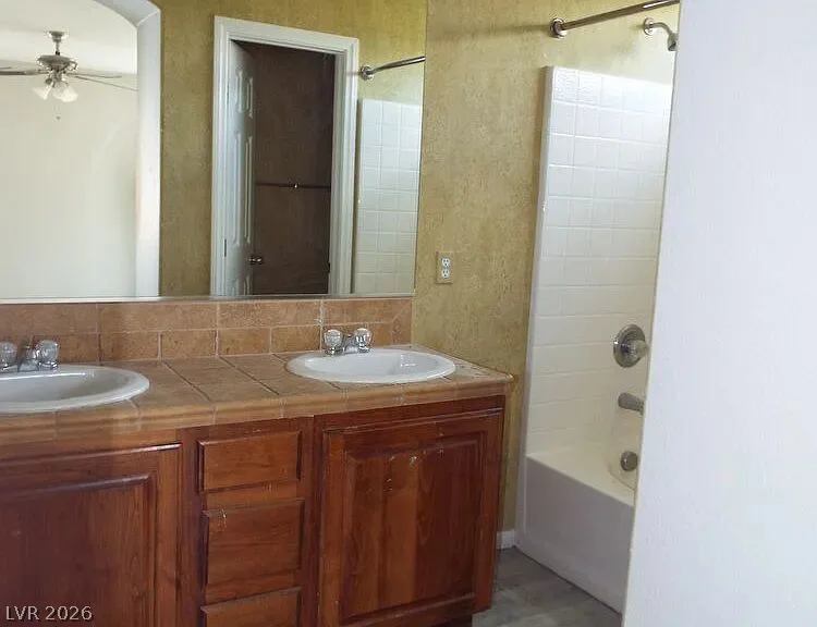 10825 Paradise, Henderson, NV 89052